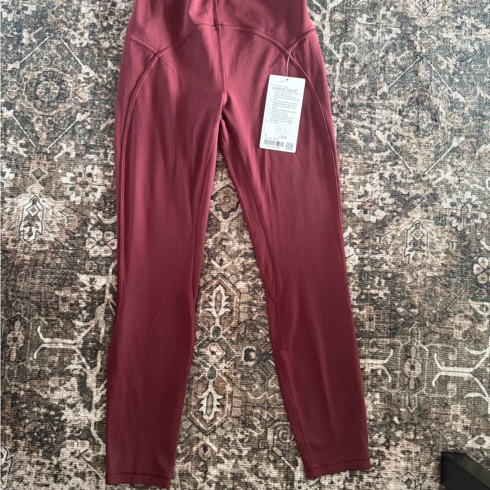 NWT Lululemon Unlimited HR Tight 25